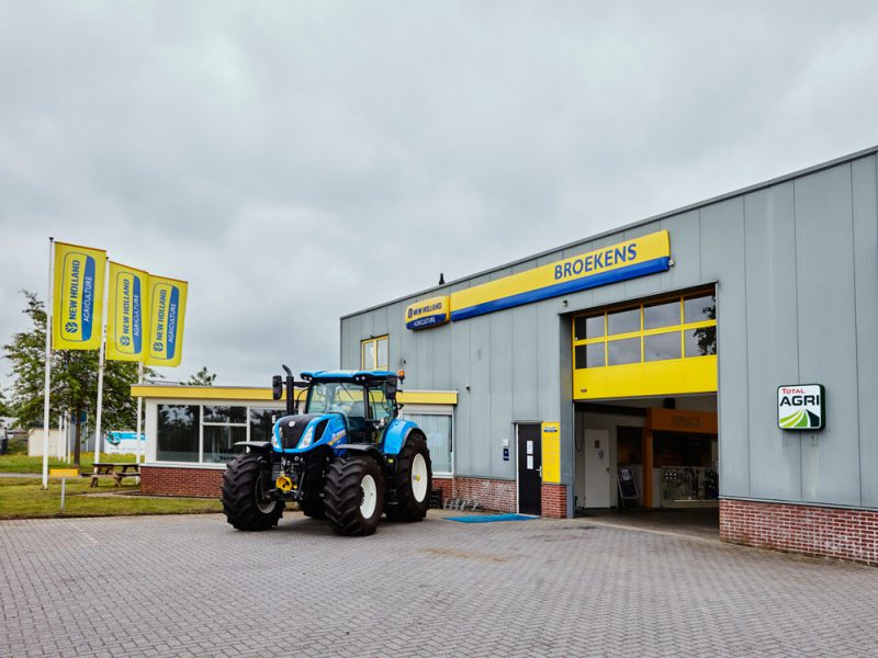 Scherm vijandigheid Naar boven Broekens Surhuisterveen: tractoren, landbouw- en grondverzetmachines
